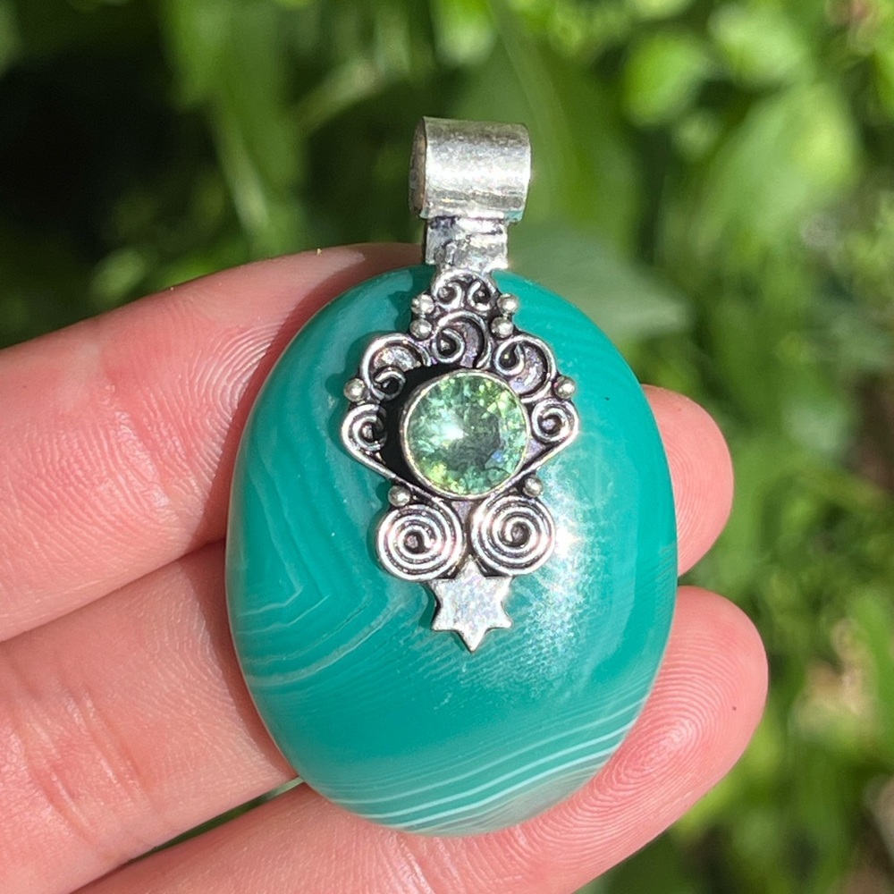 Cute small 925 silver plated green agate pendant